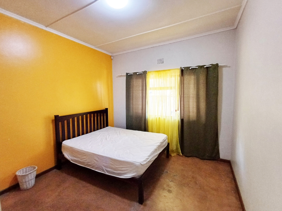 6 Bedroom Property for Sale in Palmiet Western Cape